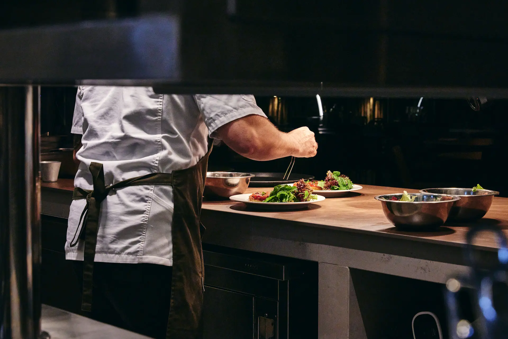 Mesa servida para desayuno, almuerzo o cena